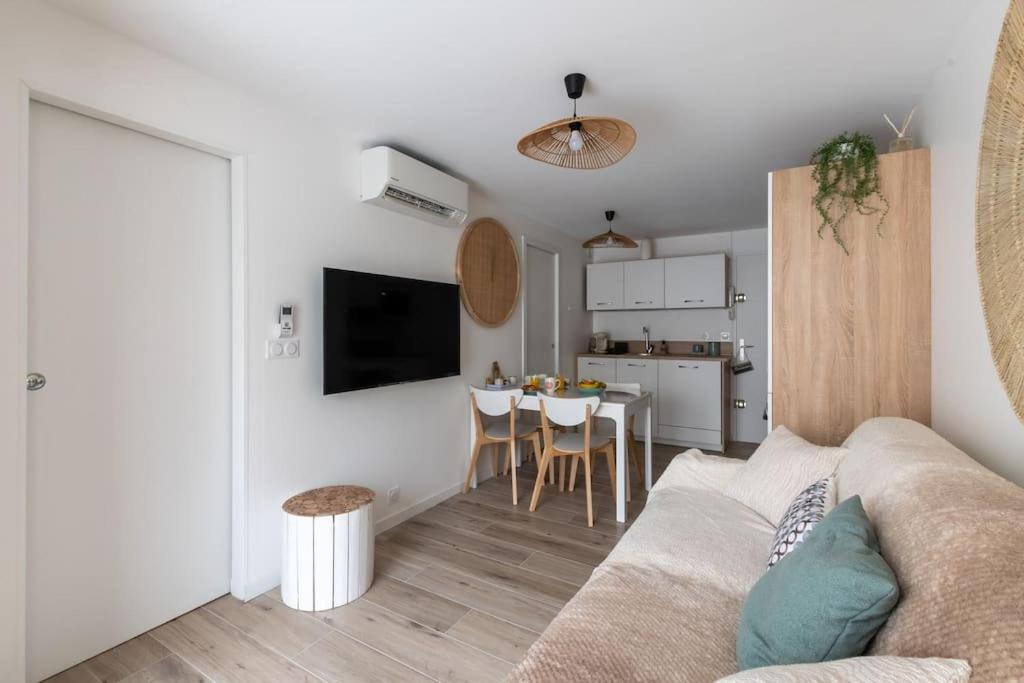La Perle Du Port * Terrasse * Clim * Mer A 5 Min * Chambre * Карнон-Плаж Экстерьер фото